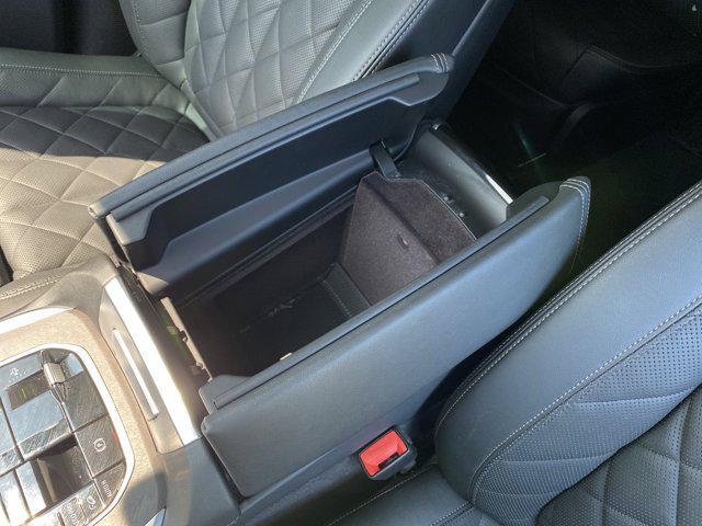Photo of 2024 Skyscraper Grey Metallic BMW X7