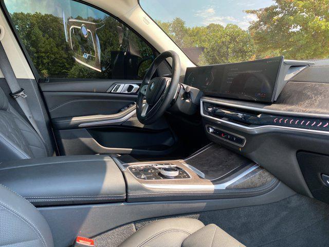 Photo of 2024 Skyscraper Grey Metallic BMW X7