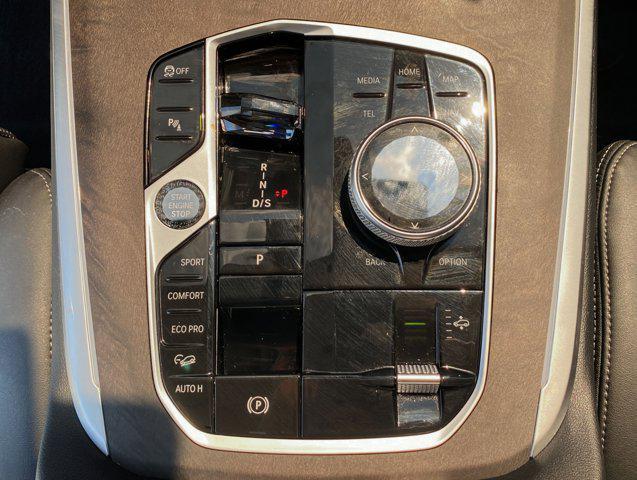 Photo of 2024 Skyscraper Grey Metallic BMW X7