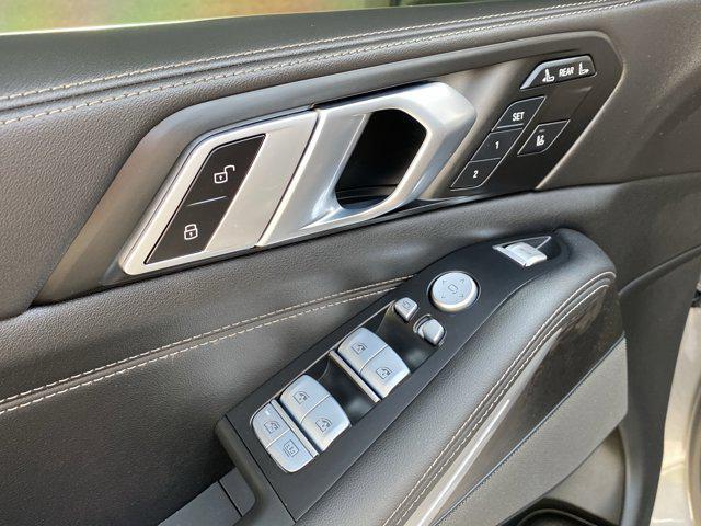 Photo of 2024 Skyscraper Grey Metallic BMW X7