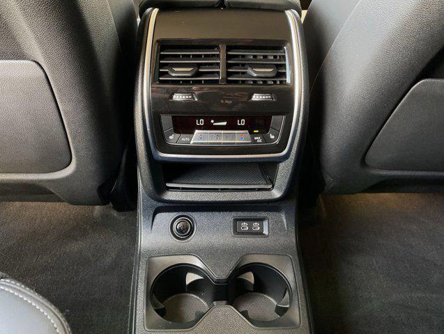 Photo of 2024 Skyscraper Grey Metallic BMW X7