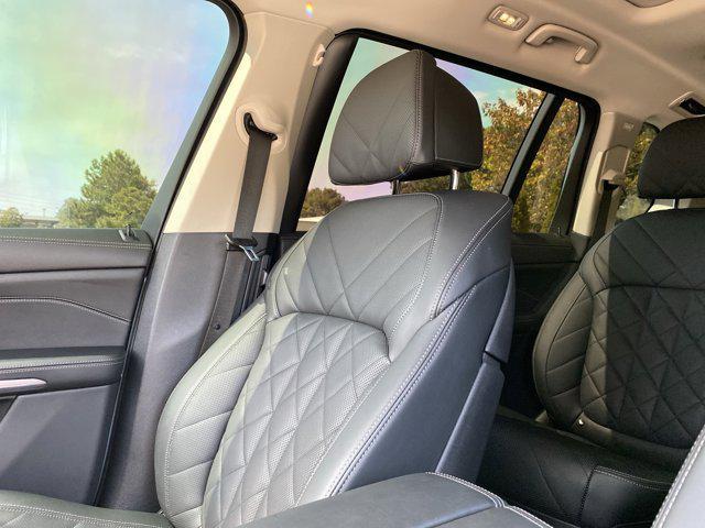 Photo of 2024 Skyscraper Grey Metallic BMW X7