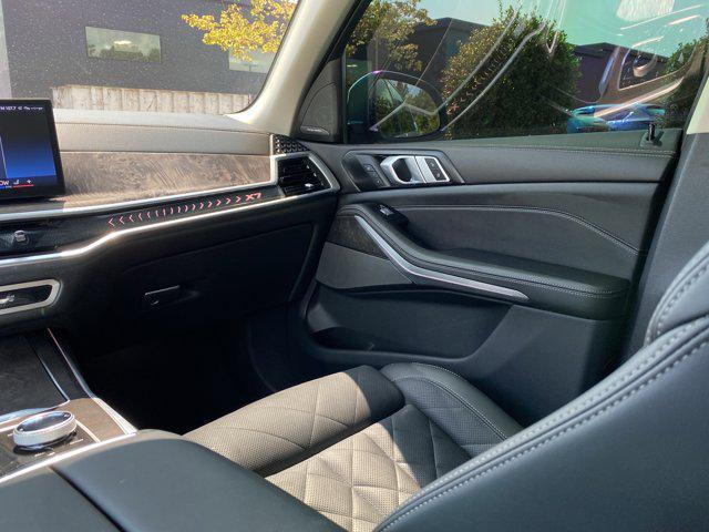 Photo of 2024 Skyscraper Grey Metallic BMW X7