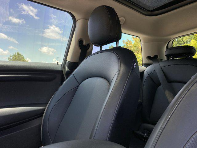Photo of 2015 Silver MINI Hardtop
