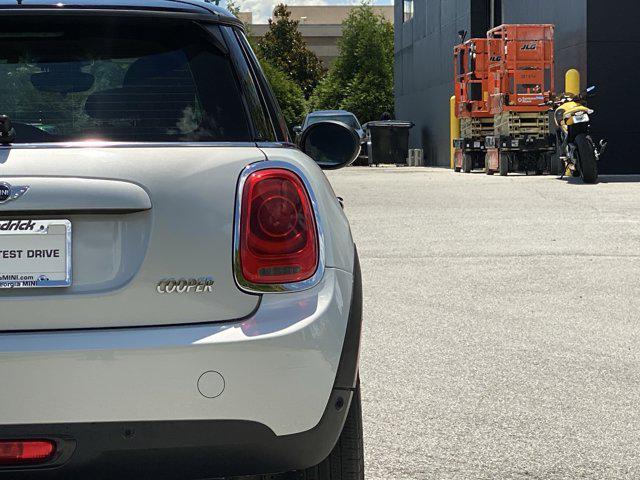 Photo of 2015 Silver MINI Hardtop