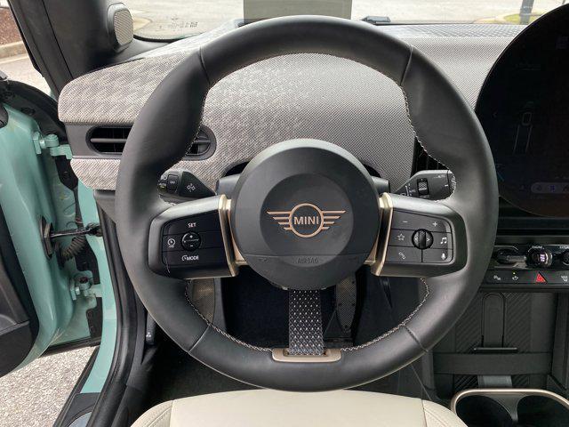 Photo of 2025 Ocean Wave Green Metallic MINI Hardtop