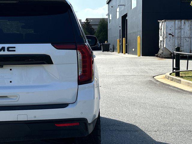 Photo of 2023 Summit White GMC Yukon