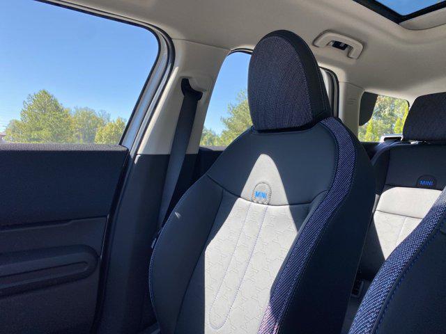 Photo of 2025 Nanuq White Metallic MINI Countryman