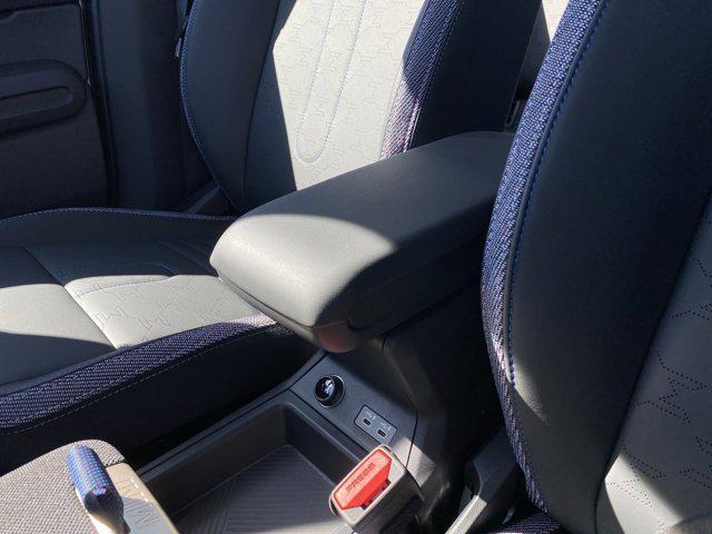 Photo of 2025 Nanuq White Metallic MINI Countryman