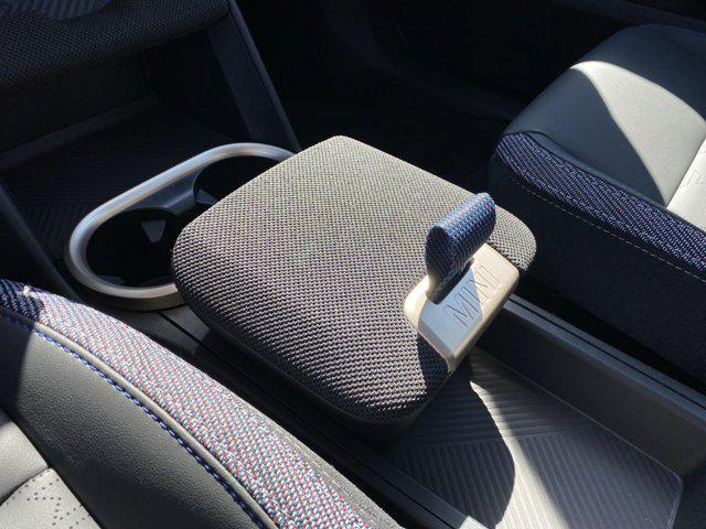 Photo of 2025 Nanuq White Metallic MINI Countryman