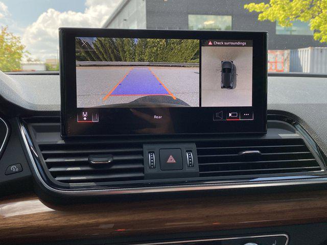 Photo of 2023 Mythos Black Metallic Audi Q5
