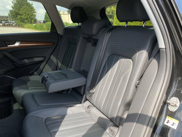 Photo of 2023 Mythos Black Metallic Audi Q5