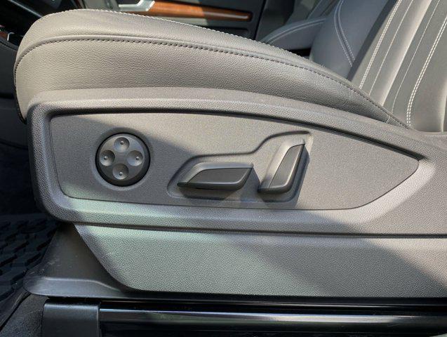 Photo of 2023 Mythos Black Metallic Audi Q5