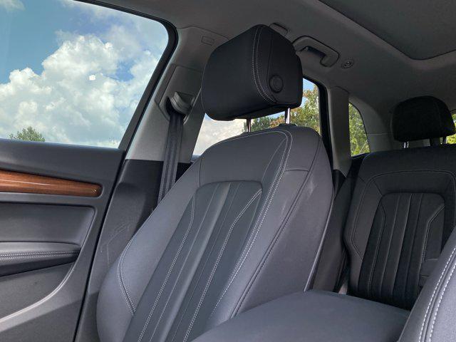 Photo of 2023 Mythos Black Metallic Audi Q5