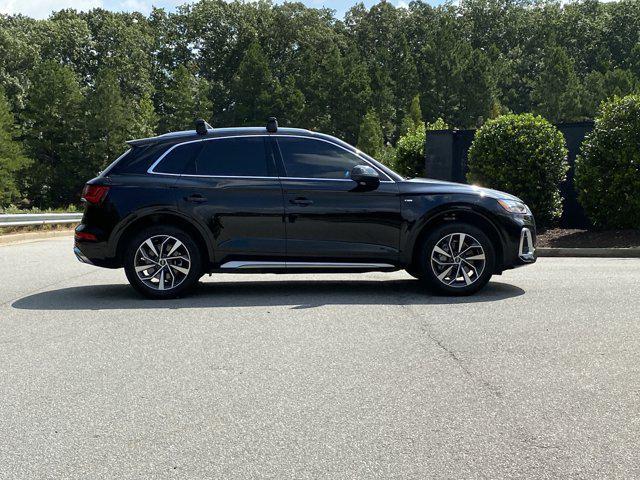 Photo of 2023 Mythos Black Metallic Audi Q5