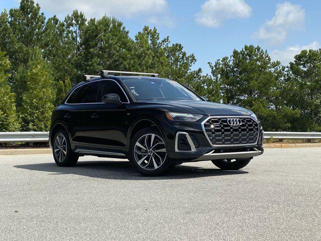 Photo of 2023 Mythos Black Metallic Audi Q5