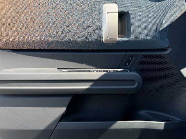 Photo of 2025 Blazing Blue Metallic MINI Countryman