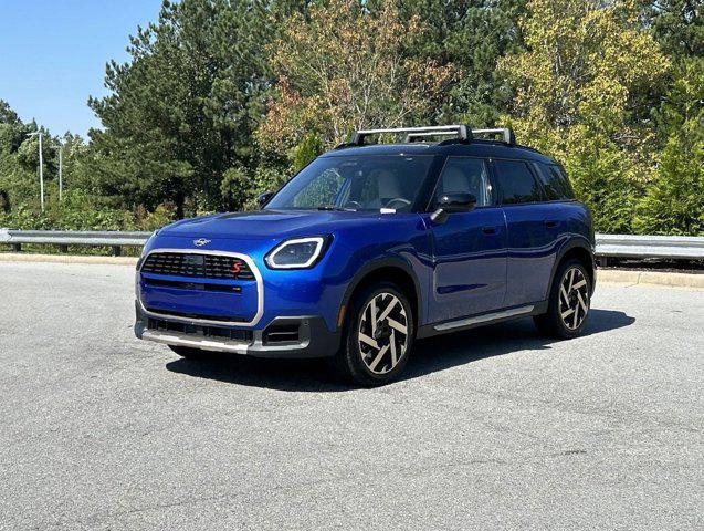 Photo of 2025 Blazing Blue Metallic MINI Countryman
