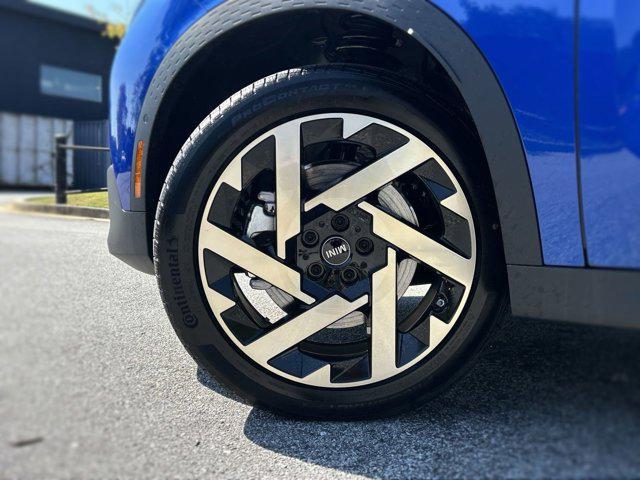 Photo of 2025 Blazing Blue Metallic MINI Countryman