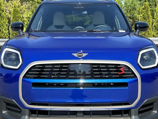 Photo of 2025 Blazing Blue Metallic MINI Countryman