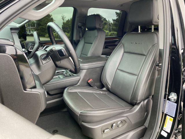 Photo of 2024 Onyx Black GMC Sierra 2500