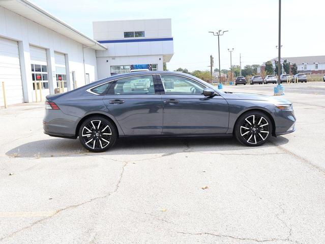 Photo of 2023 Urban Gray Pearl Honda Accord Hybrid