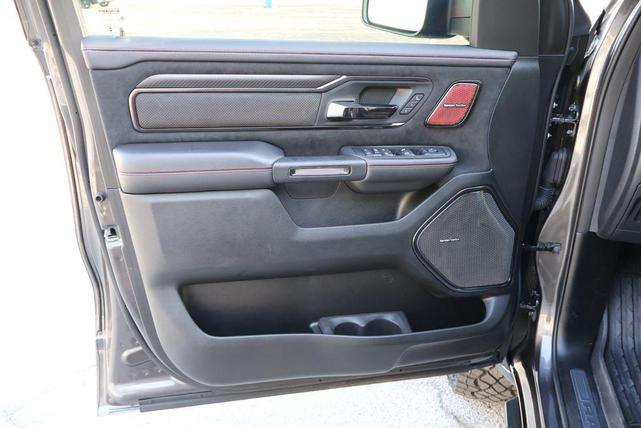 Photo of 2025 Granite Crystal Metallic Clearcoat RAM 1500