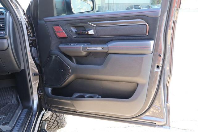 Photo of 2025 Granite Crystal Metallic Clearcoat RAM 1500