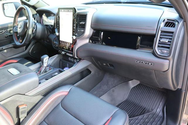 Photo of 2025 Granite Crystal Metallic Clearcoat RAM 1500