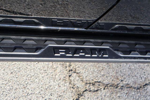 Photo of 2025 Granite Crystal Metallic Clearcoat RAM 1500