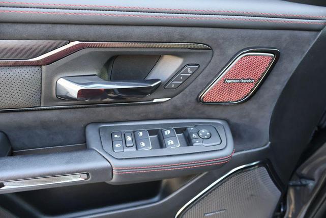 Photo of 2025 Granite Crystal Metallic Clearcoat RAM 1500