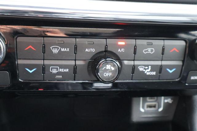 Photo of 2022 Diamond Black Crystal Pearlcoat Jeep Compass