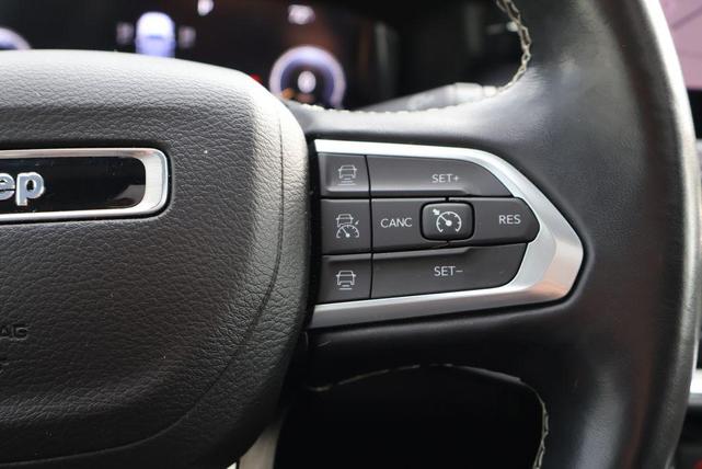 Photo of 2022 Diamond Black Crystal Pearlcoat Jeep Compass