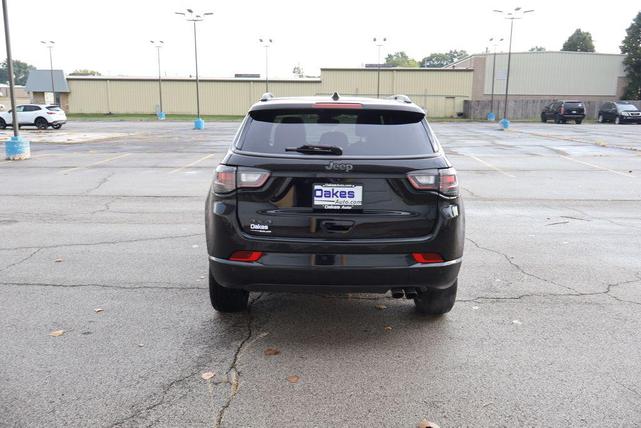 Photo of 2022 Diamond Black Crystal Pearlcoat Jeep Compass