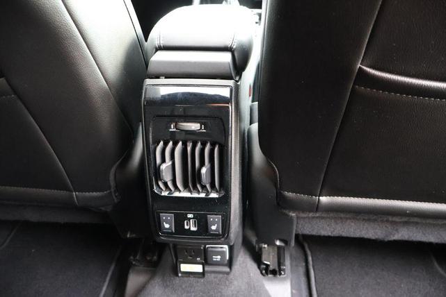 Photo of 2022 Diamond Black Crystal Pearlcoat Jeep Compass