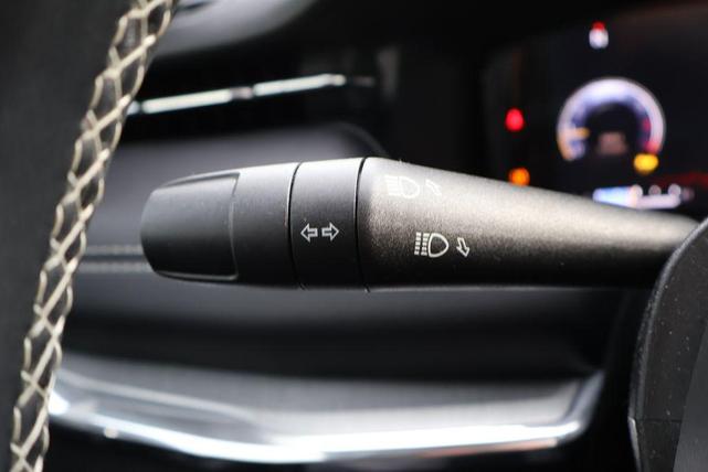 Photo of 2022 Diamond Black Crystal Pearlcoat Jeep Compass