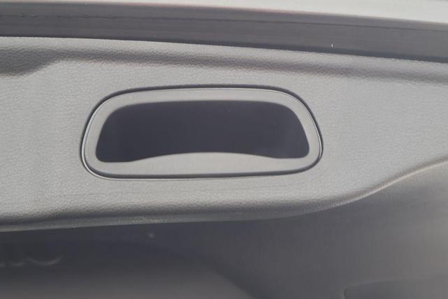 Photo of 2022 Diamond Black Crystal Pearlcoat Jeep Compass