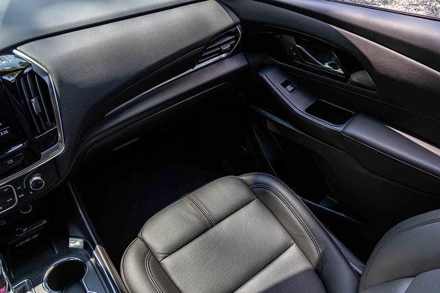 Photo of 2024 Mosaic Black Metallic Chevrolet Traverse