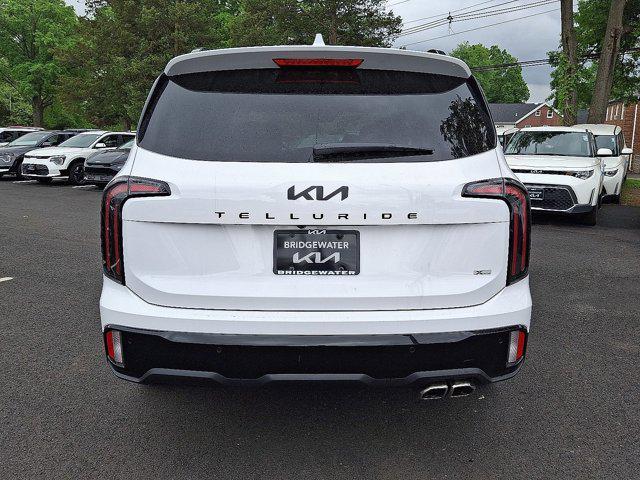 Photo of 2025 Glacial White Pearl Kia Telluride