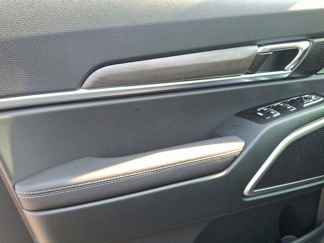 Photo of 2025 Glacial White Pearl Kia Telluride