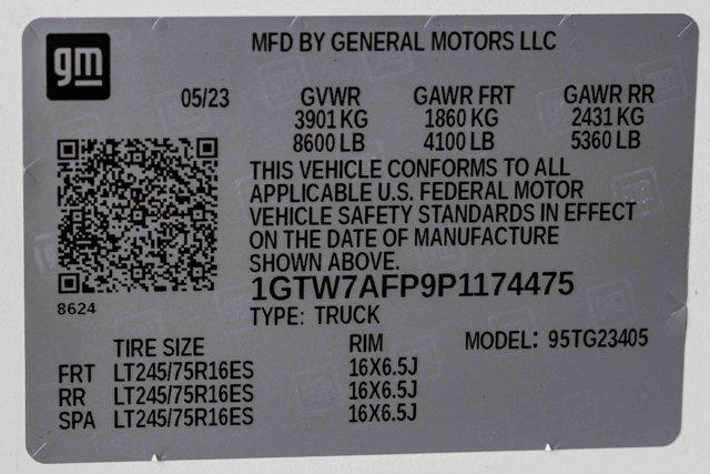 Photo of 2023 Summit White GMC Savana 2500