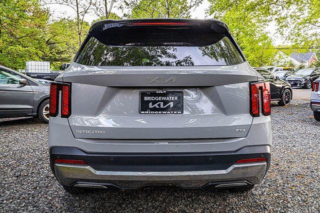 Photo of 2024 Wolf Gray Kia Sorento