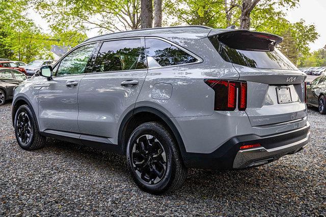Photo of 2024 Wolf Gray Kia Sorento