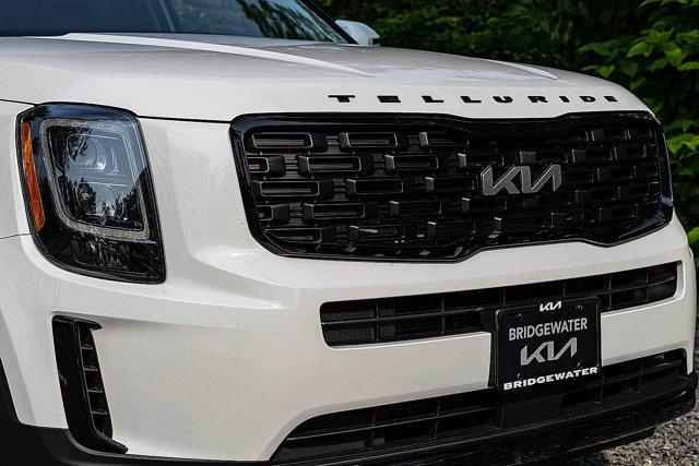 Photo of 2022 Glacial White Pearl Kia Telluride