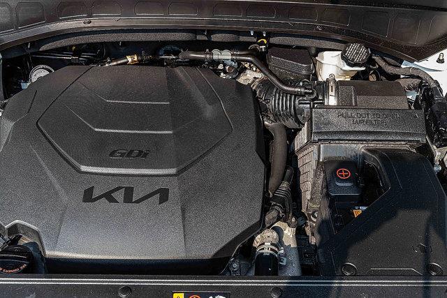 Photo of 2022 Glacial White Pearl Kia Telluride