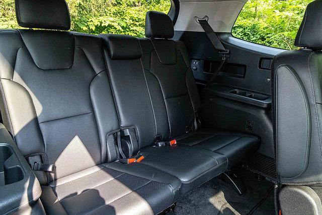 Photo of 2022 Glacial White Pearl Kia Telluride