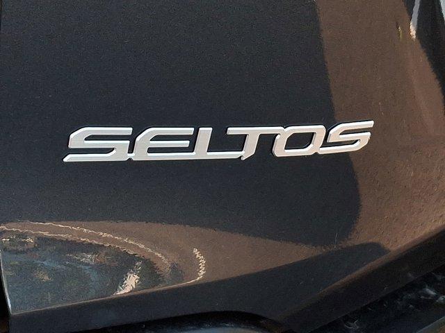 Photo of 2026 Gravity Gray Kia Seltos