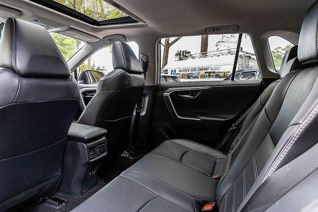 Photo of 2019 Silver Toyota RAV4 Hybrid