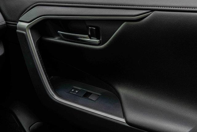 Photo of 2019 Silver Toyota RAV4 Hybrid