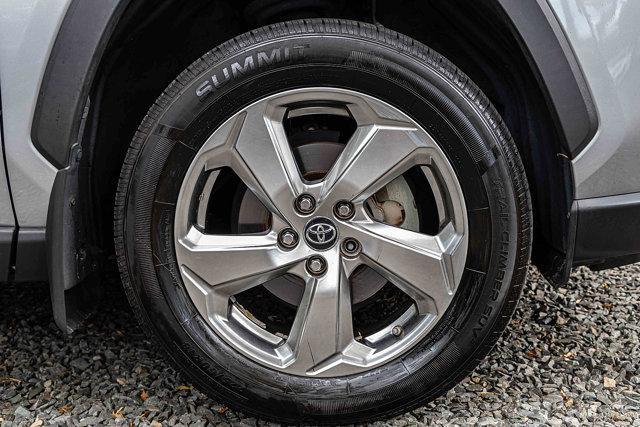 Photo of 2019 Silver Toyota RAV4 Hybrid